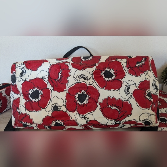 Brighton 3 Piece Overnight Travel Set Floral Red Poppy Shoulder Bag, Make Up Bag - Picture 4 of 12